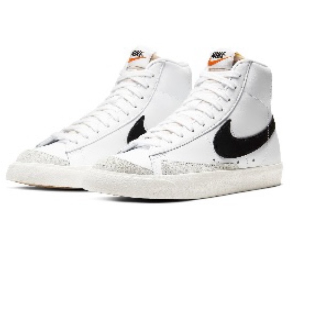 Nike White and Black High-Tops
